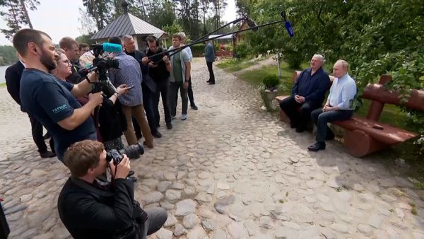 Lukaschenko: Niemandem wird es gelingen, Russland und Belarus in die Knie zu zwingen