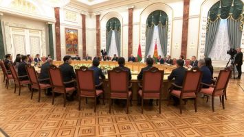 Lukaschenko: Belarus hofft auf Zusammenarbeit mit China bei Fachkräfteausbildung
