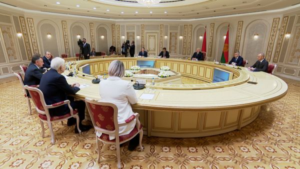 Lukaschenko: Belarus bietet Rostow Waren und Dienstleistungen zu besseren Konditionen als ausländische Partner an