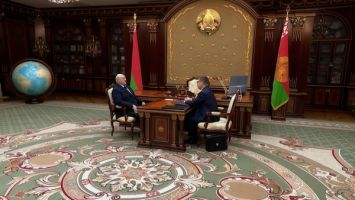 Lukaschenko trifft den Chef der Belarussischen Gewerkschaftsföderation Juri Senko