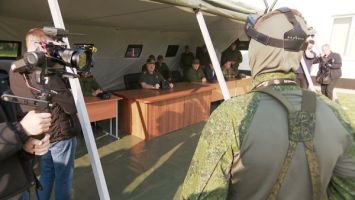 Lukaschenko machte sich mit den bei der belarussischen Armee eingesetzten Drohnenmodellen vertraut