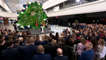 Lukaschenko: Trend zur Qualität wird unter den heutigen Bedingungen des aggressiven Wettbewerbs entscheidend 