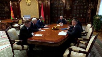 Lukaschenko bietet bei Treffen mit russischem Gouverneur Unterstützung in der Ölraffination an