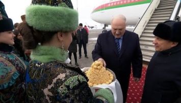 Lukaschenko in Kasan eingetroffen