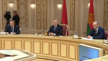 Präsident trifft sich mit Gouverneur des Gebiets Archangelsk